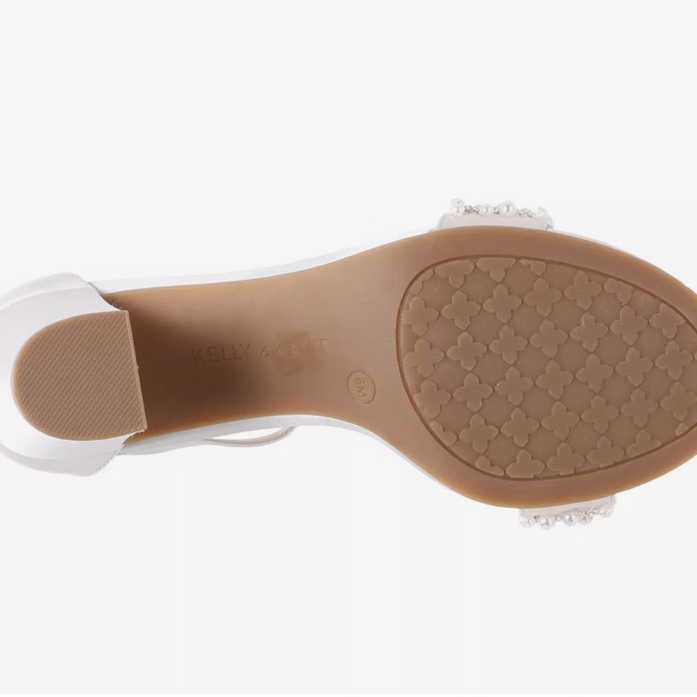 Kelly and Katie — Hildie Sandal - Picture 5 of 9